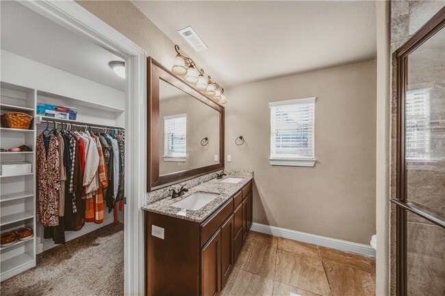 Building Photo - 3301 SW Stonepoint Ave