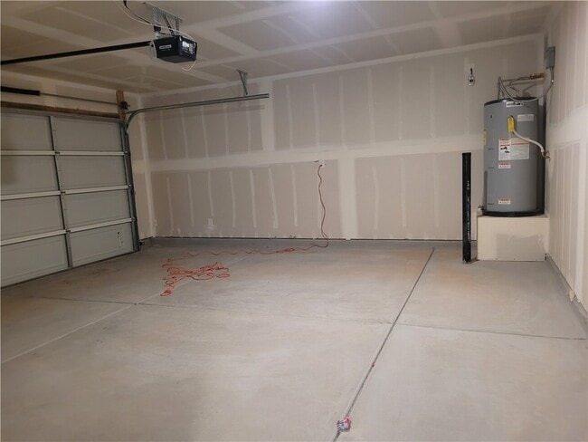 Building Photo - 2371 Tapatio Dr