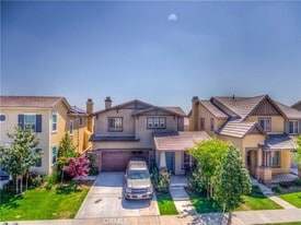Building Photo - 662 E Gardenia Dr