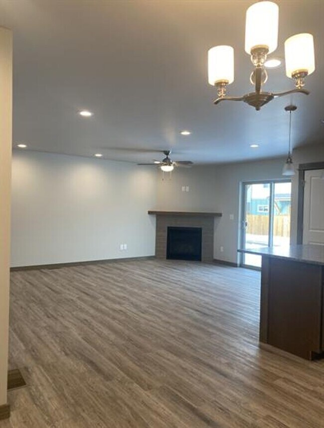 Building Photo - 1313 Fozzie Ln