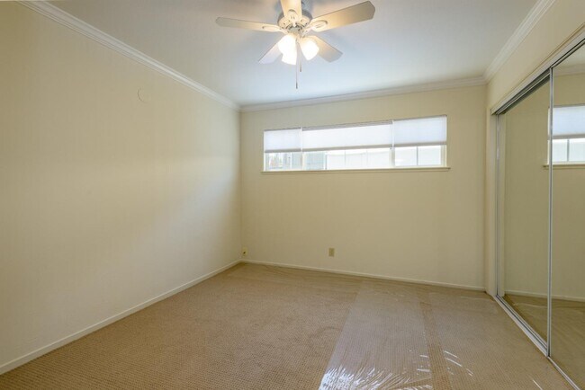 Building Photo - 3335 Los Prados St