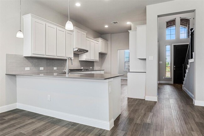 Building Photo - 1105 Whispering Hl Dr