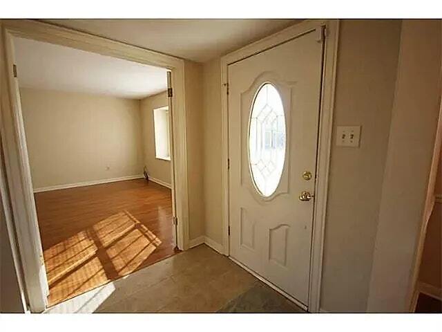 Building Photo - 761 Glouster St