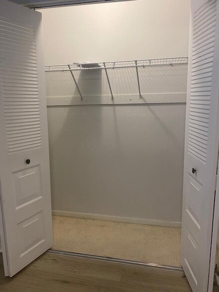 Building Photo - 19 Abbey Ln