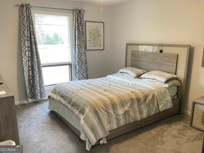 Building Photo - 558 Kenwood Rd