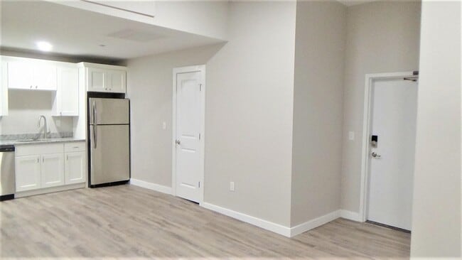 Building Photo - 62 Lowell St