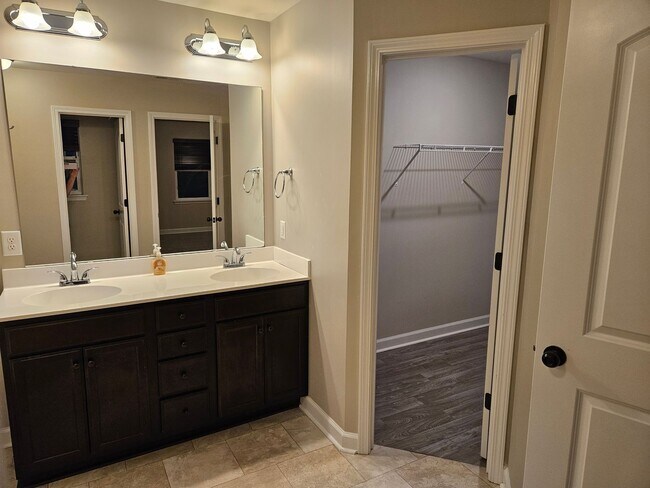 Building Photo - Charming 3-bedroom, 2-bathroom unfurnished home - No HOA - Sneads Ferry