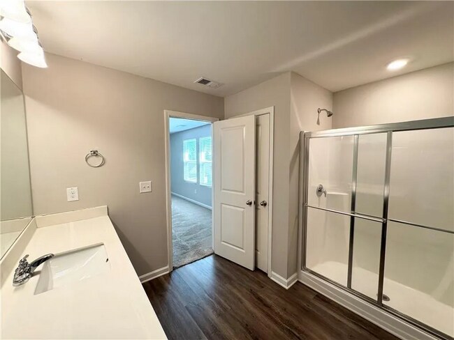 Building Photo - Corner-Lot Luxury Living in Bridlewood Far...