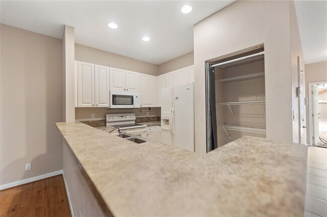 Building Photo - 3134 Coral Ridge Dr