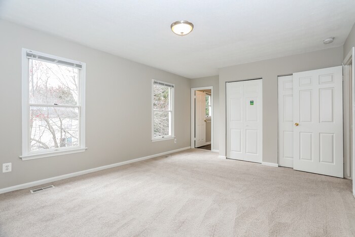 Building Photo - 9408 Seven Courts Dr