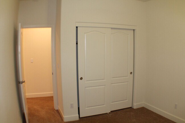 Building Photo - Lennar Home for Rent in Damante Ranch