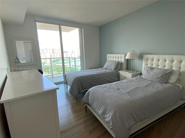 Building Photo - 150 Sunny Isles Blvd