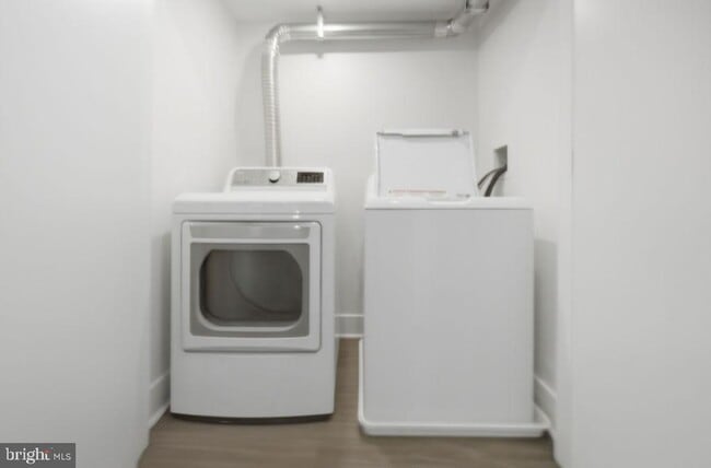 Building Photo - 6036 Market St