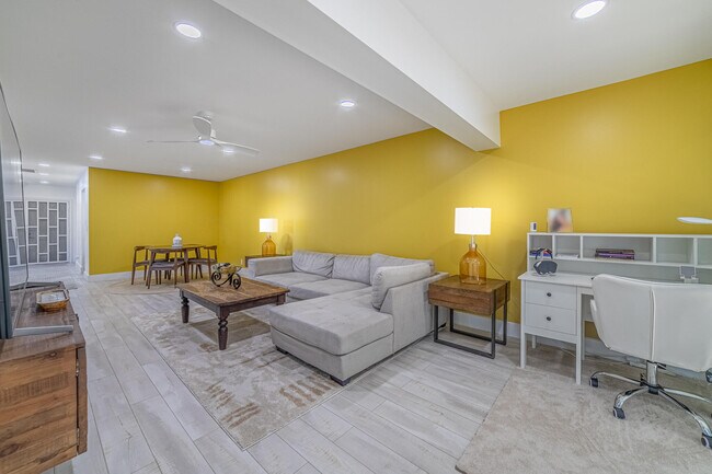 Building Photo - 2920 SW 15th St