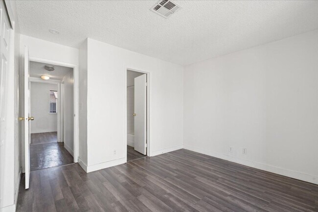 Building Photo - 3649 S Van Dyke Ave