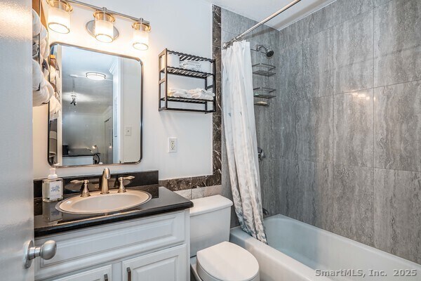 Building Photo - 1 Gold St