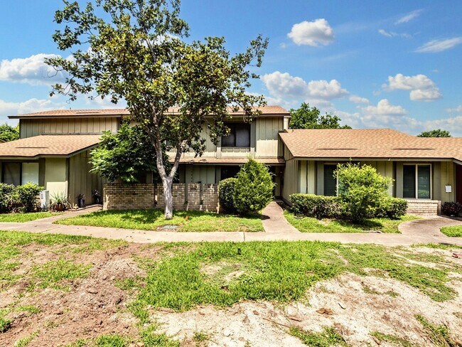 Building Photo - Contemporary 3/BR 1.5/BA Home with Updated...