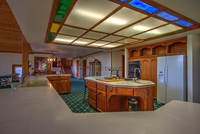Building Photo - Custom Country Home With Spectacular Views...