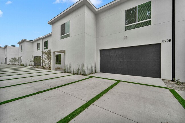 Building Photo - Modern Brand new 5-Bedroom Home for Lease ...