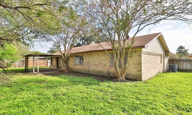 Building Photo - 17902 Autumn Trails Ln