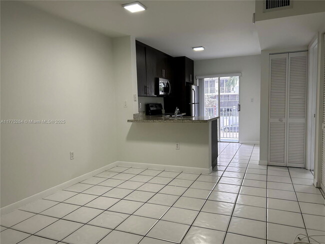 Building Photo - 2575 SW 27th Ave