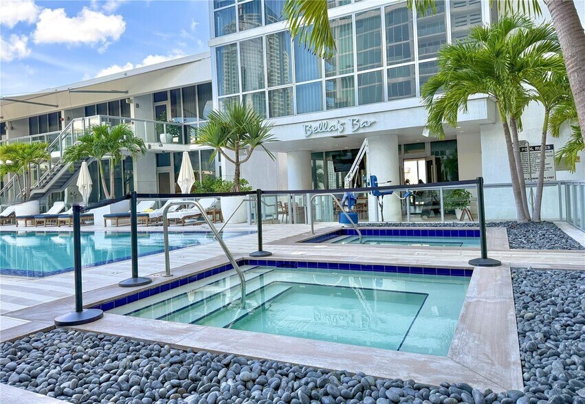 Building Photo - 1100 Biscayne Blvd