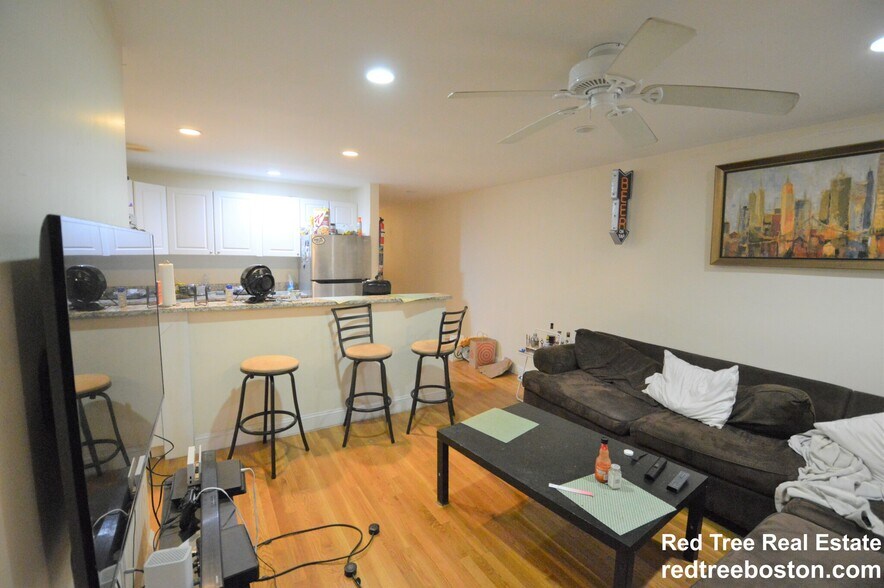 Primary Photo - 60 Egmont St