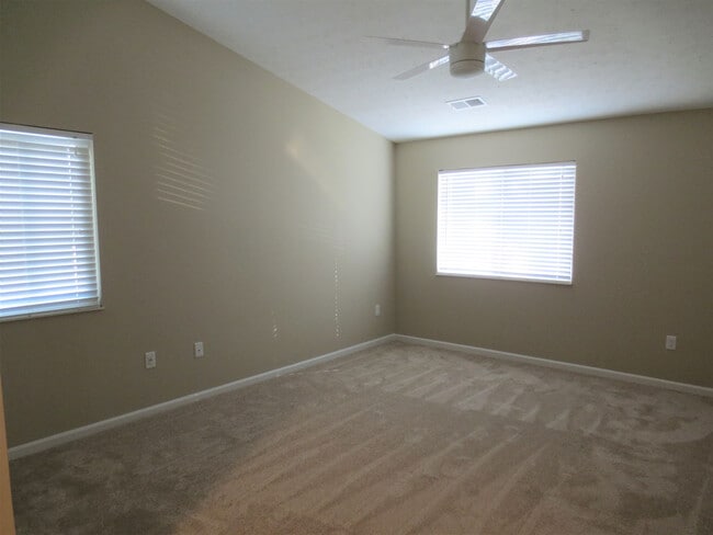 Building Photo - 34 Rio Grande Cir