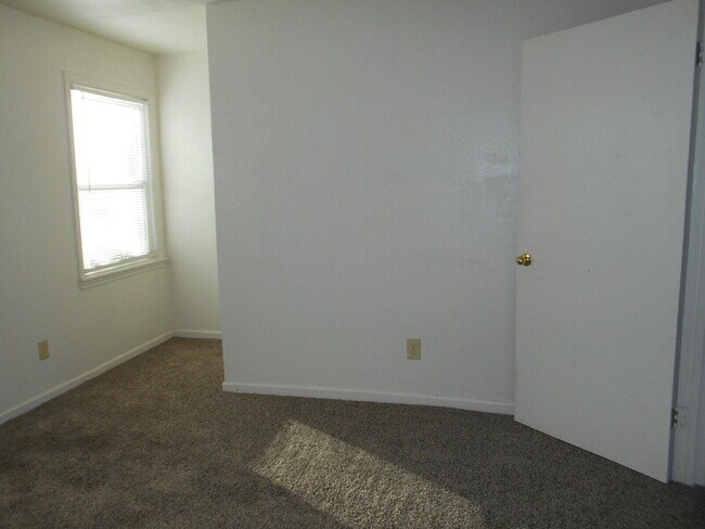 Building Photo - 4120 33rd St