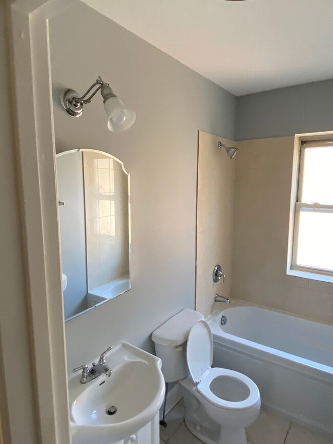 Building Photo - 4564 W George St