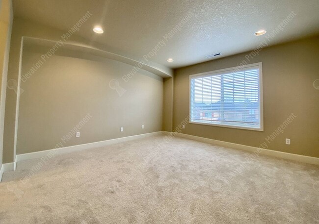 Building Photo - 3-BR Craftsman Home in NW Bend- Boyd Acres