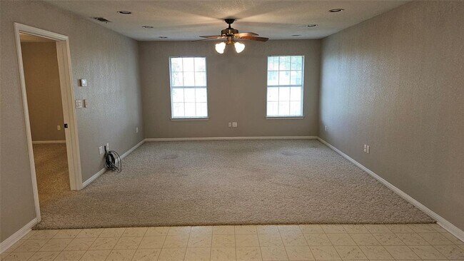 Building Photo - 16 Brenda Ln