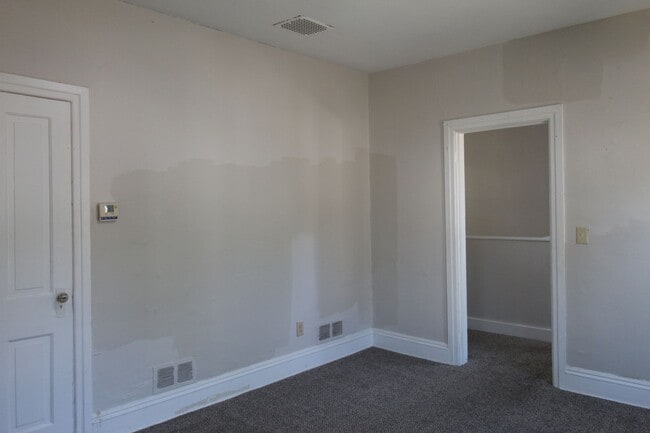 Building Photo - Two Bedroom Duplex