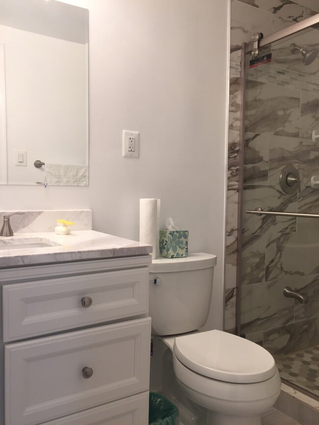 Building Photo - 4 BEDROOM, 3 FULL BATH SINGLE FAMILY HOME ...