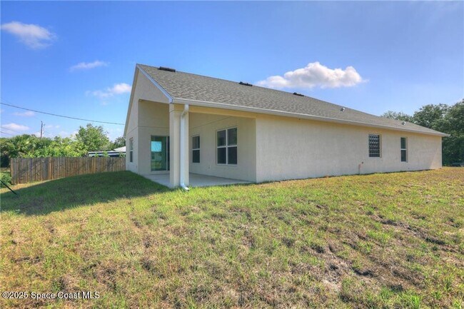 Building Photo - 8415 99th Ct