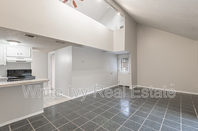 Building Photo - 26620 Primrose Ct