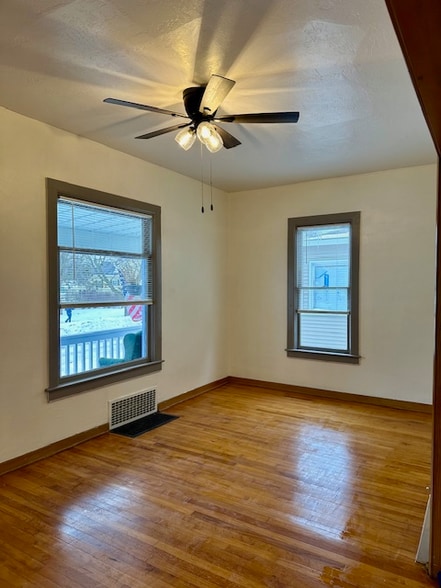 Building Photo - 1319 13th Ave