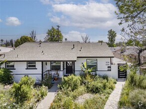 Building Photo - 9238 Swinton Ave