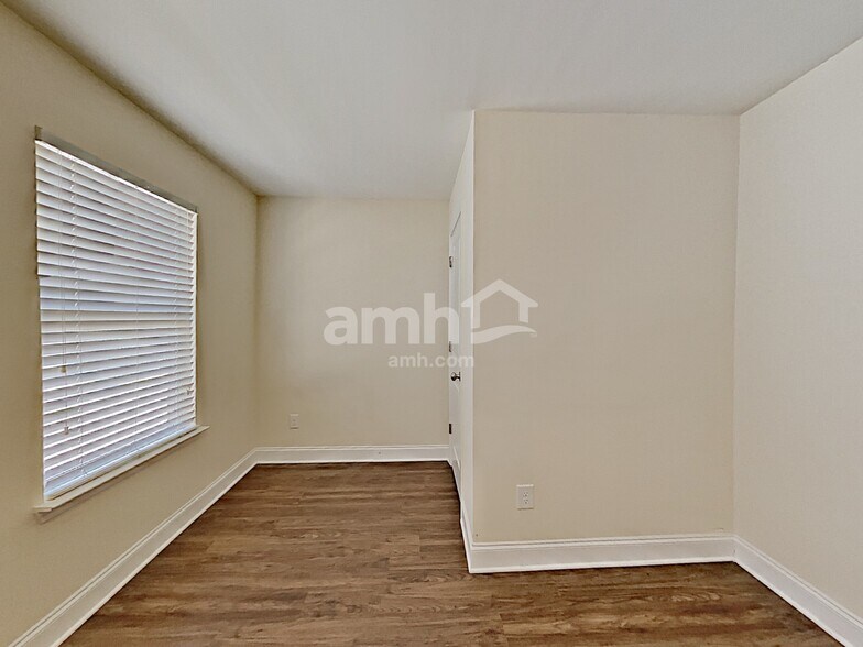 Building Photo - 2505 Beal St