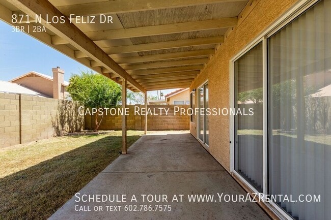 Building Photo - 871 N Los Feliz Dr