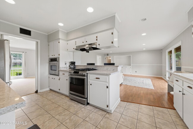 Building Photo - 308 Brentwood Blvd