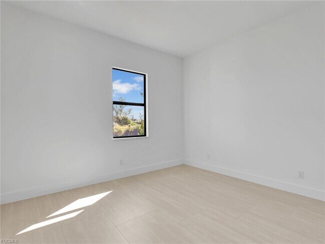 Building Photo - 1828 NW 21st Pl