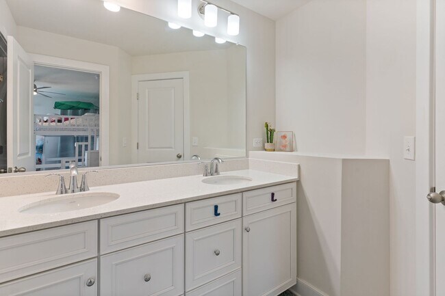 Building Photo - 17713 Longspur Cove Ln