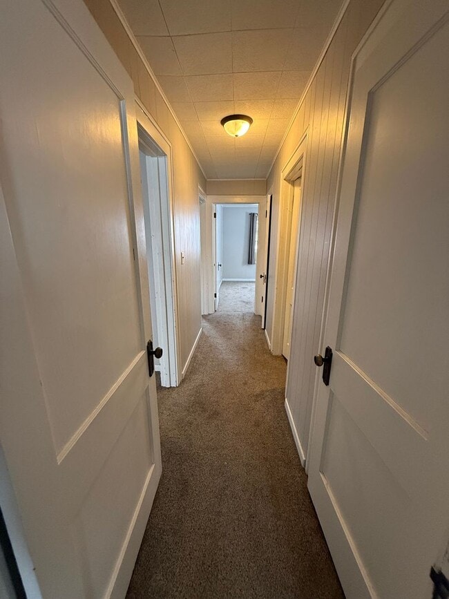 Building Photo - 119/121 W Kemp