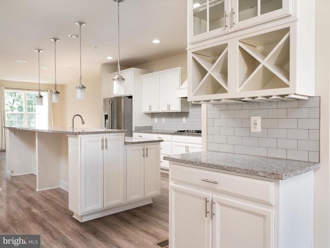 Building Photo - 1221 Orchid Rd