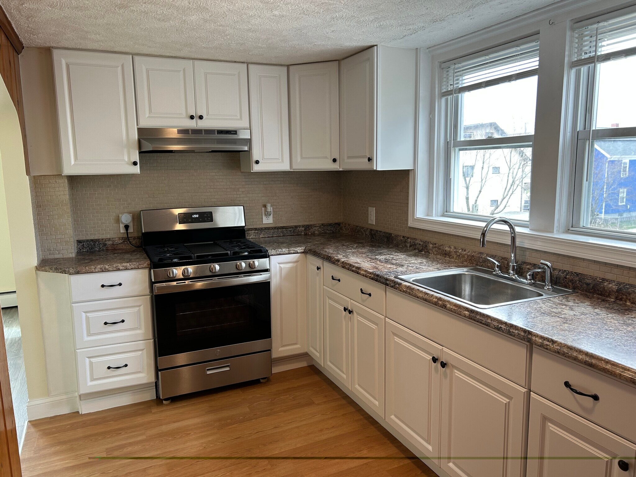 Building Photo - 133 Fenner St