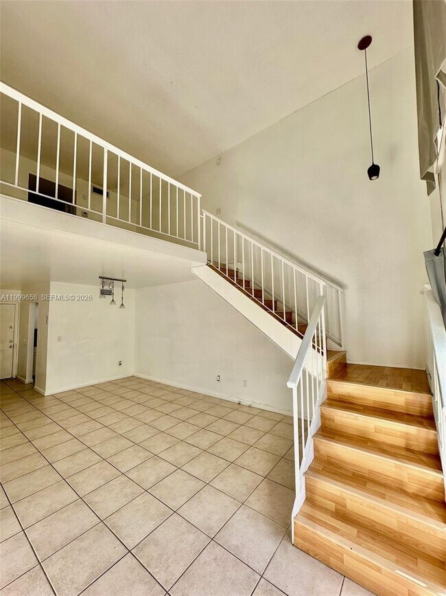 Building Photo - 8550 SW 109th Ave