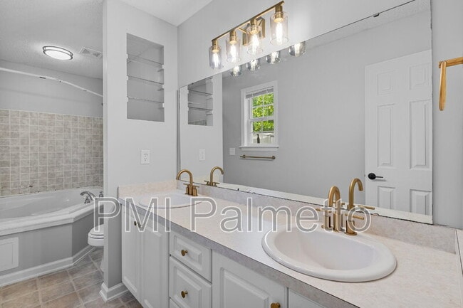 Building Photo - 156 Lanier Ave