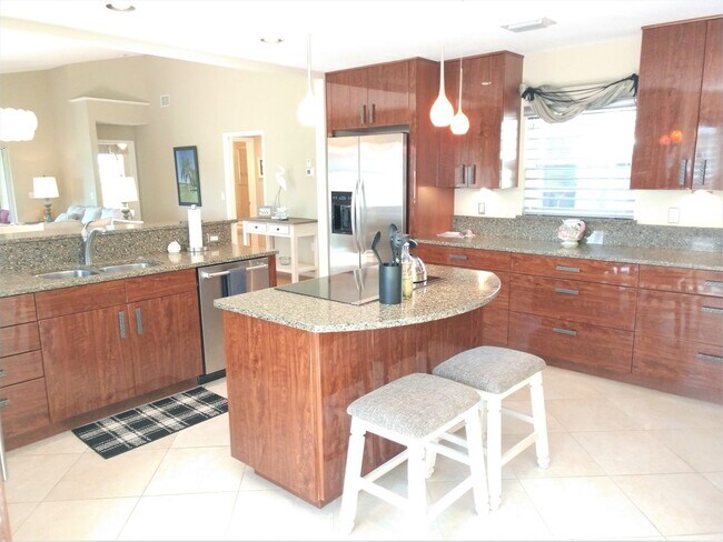 Building Photo - 540 Clubside Cir