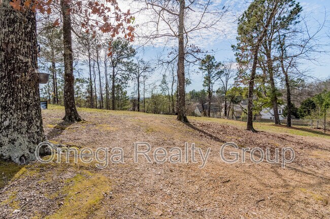 Building Photo - 1031 Oak Blvd